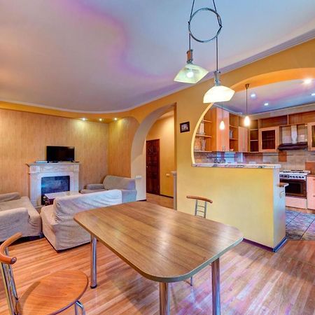 Three-Room Apartment Near Ocean Plaza Kijów Zewnętrze zdjęcie