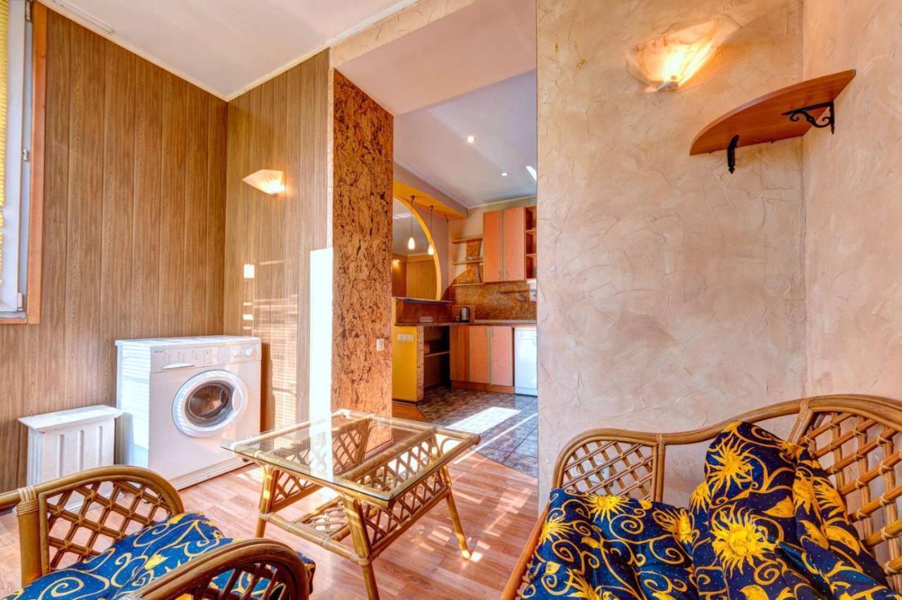 Three-Room Apartment Near Ocean Plaza Kijów Zewnętrze zdjęcie